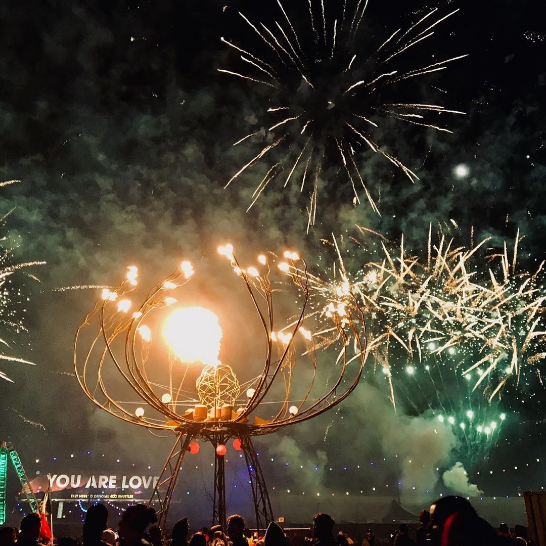 What a great time at EDC. #fuegoarbori #edc2019 #largeart #fireart #fireworks…