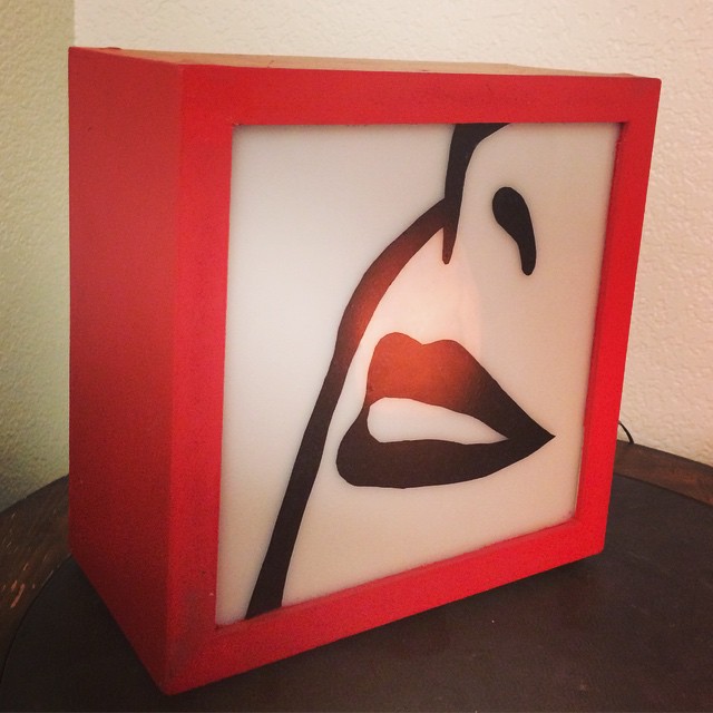 A nice little lightbox #bokofineart #bombshell #lightbox #lips…