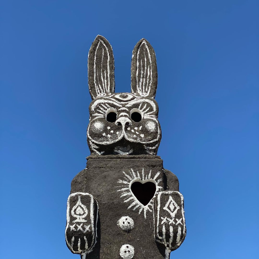 Building of a adobe bunny,TEMPLE OF HARVEY.#burningmanarchitecture #adobeart #ad…