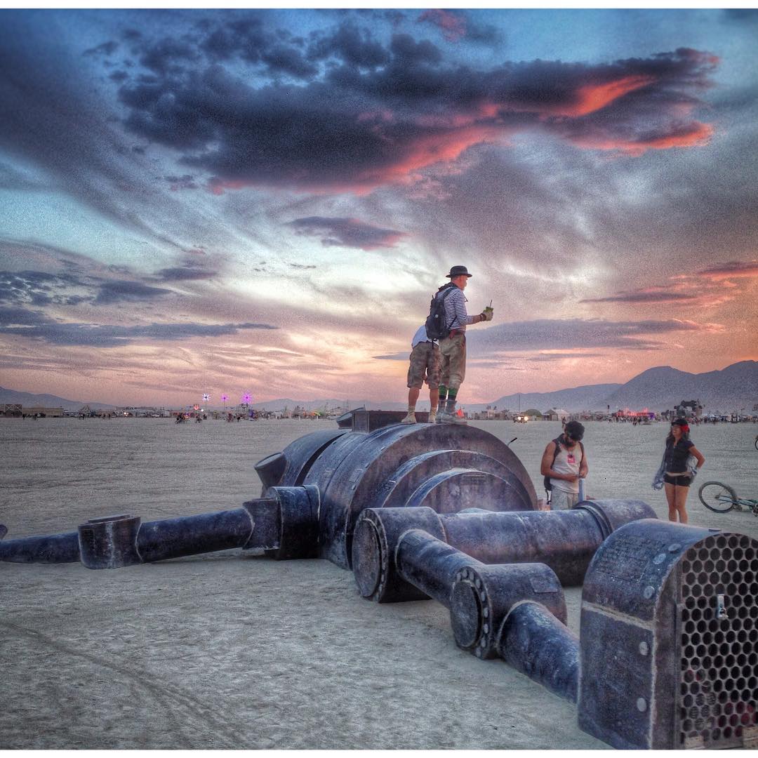 #mechan9 #robot #tylerfuquacreations #burningman2016 #fallenrobot  photo by Jaso…